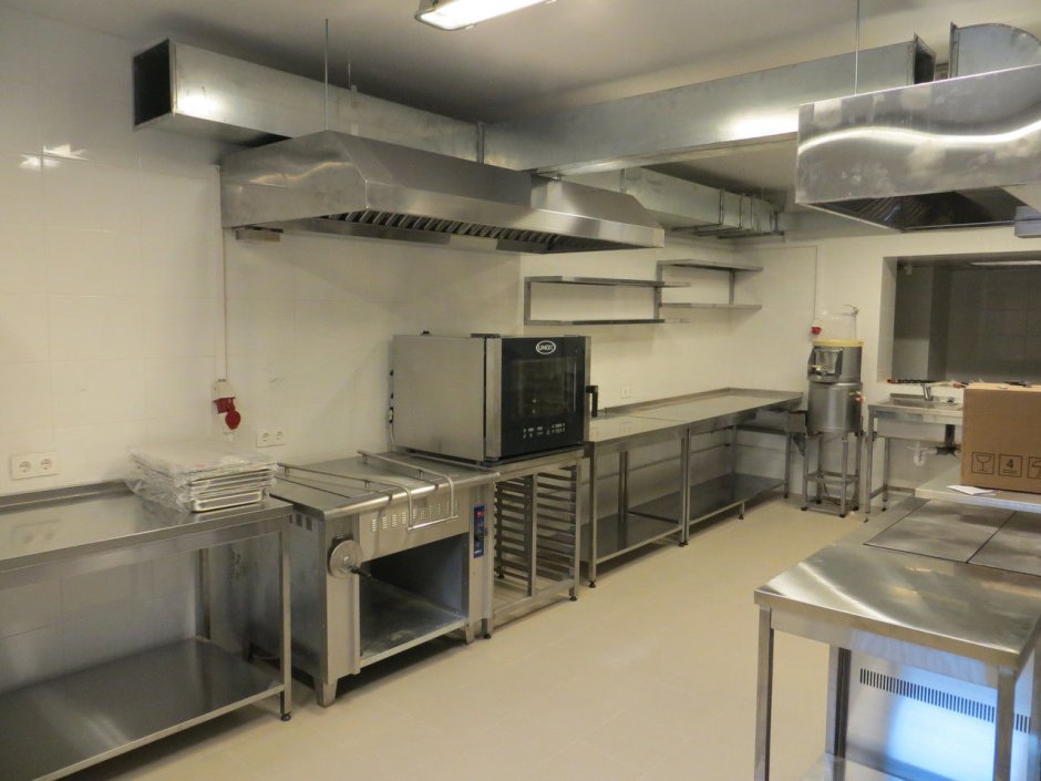 Кухня холодный цех