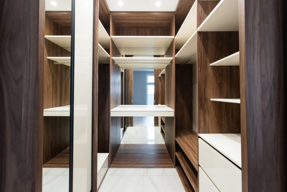 П образная прихожая