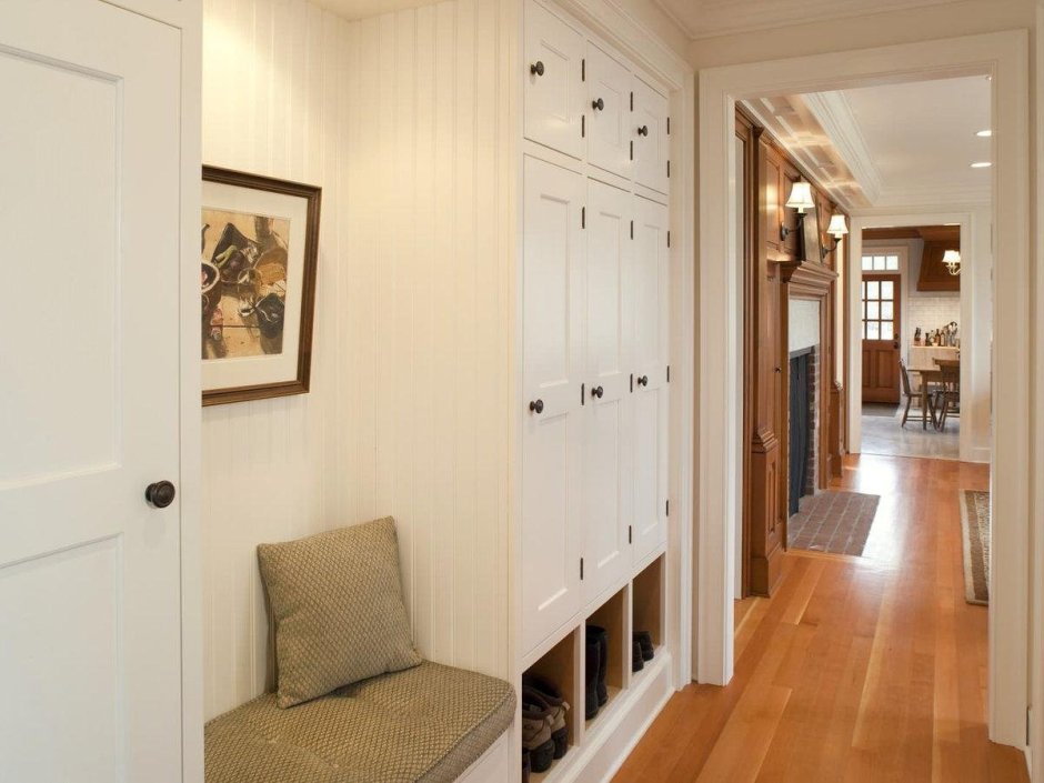 Прихожая для длинного узкого коридора