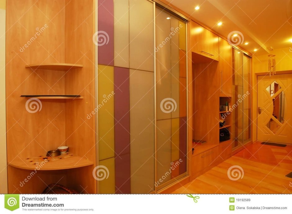 Шкаф купе в длинный коридор