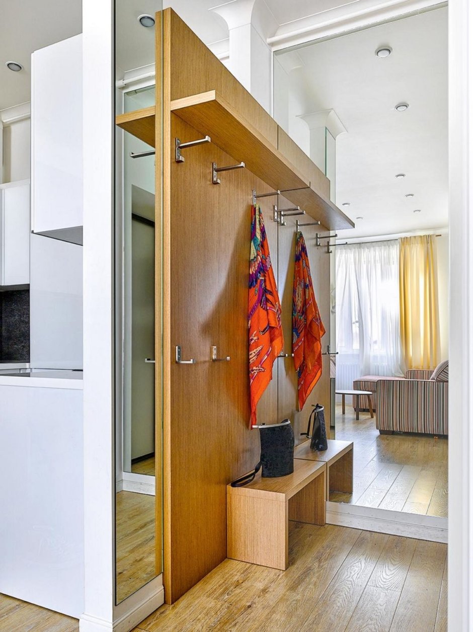 Спроектировать прихожую