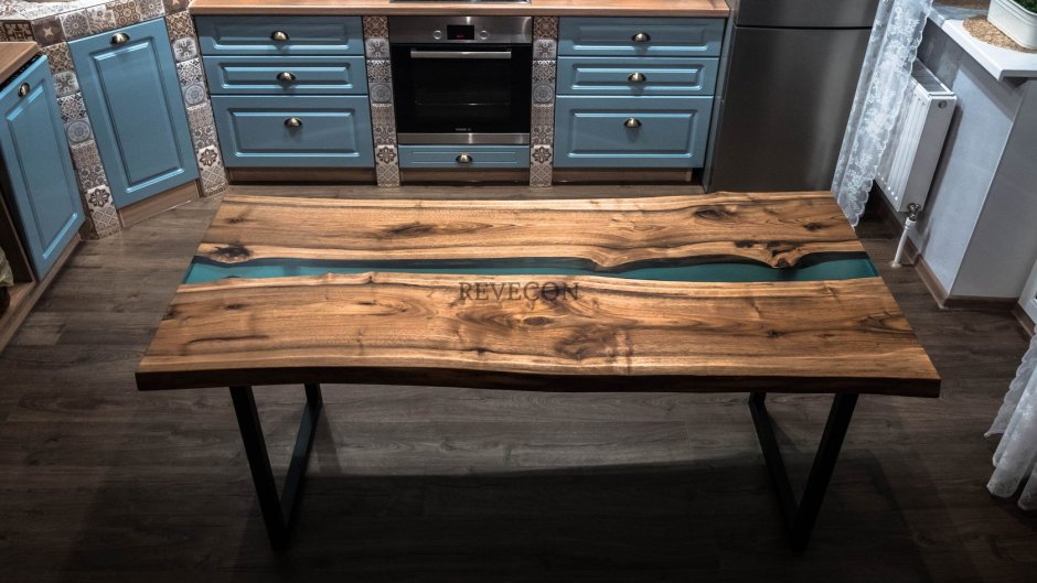 Стол в стиле лофт из слэба