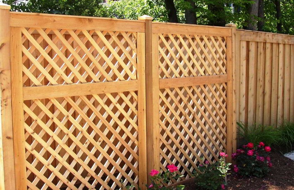 Деревянный декоративный забор для дачи