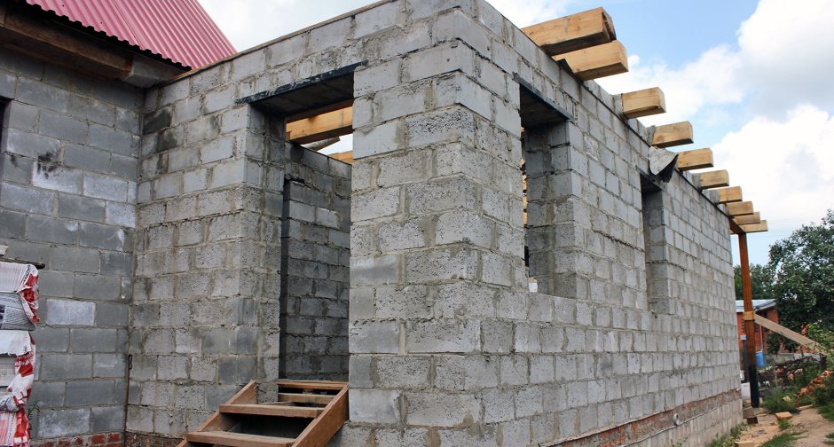 Пристрой из керамзитобетонных блоков