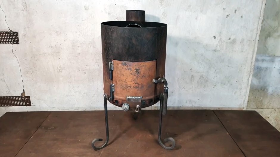 Печь из квадратной трубы для казана
