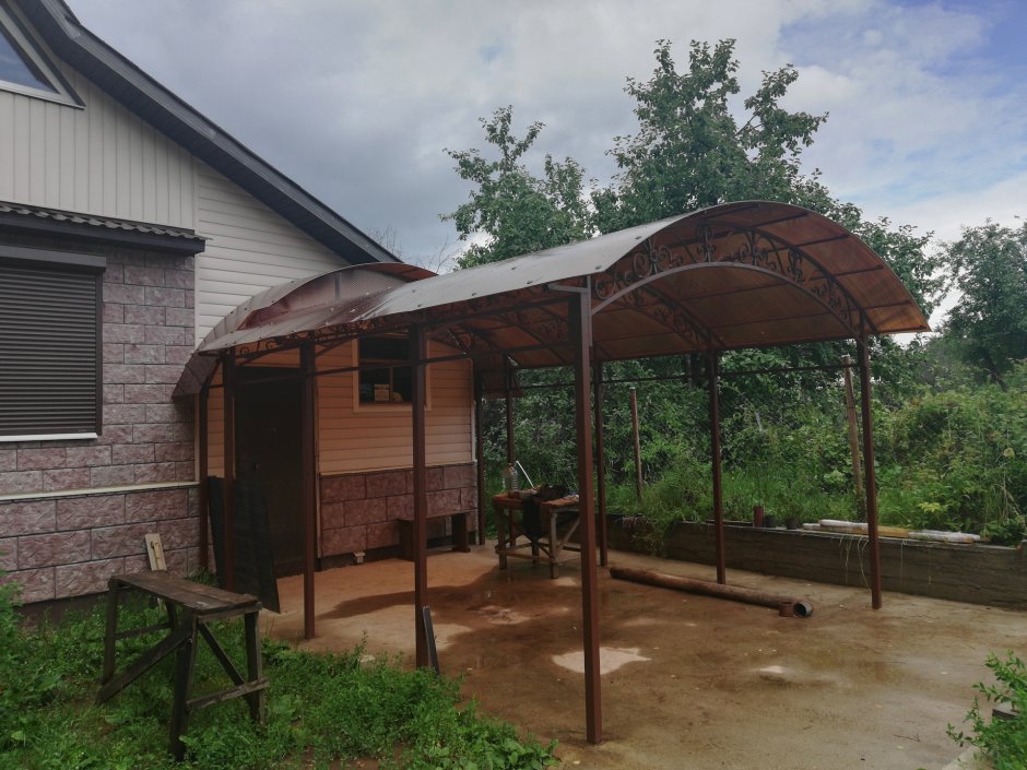 Баня с навесом