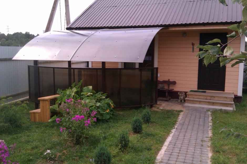 Беседка к дому из поликарбоната