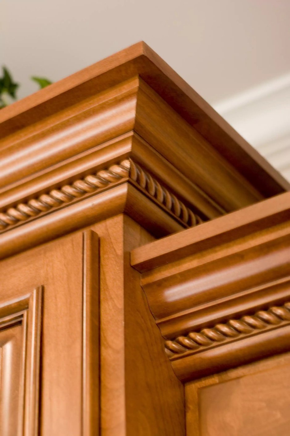 Мебельные карнизы из дерева