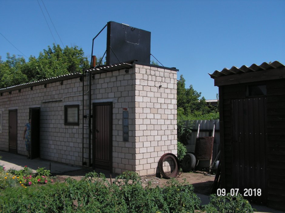 Уличный туалет с душем кирпичный