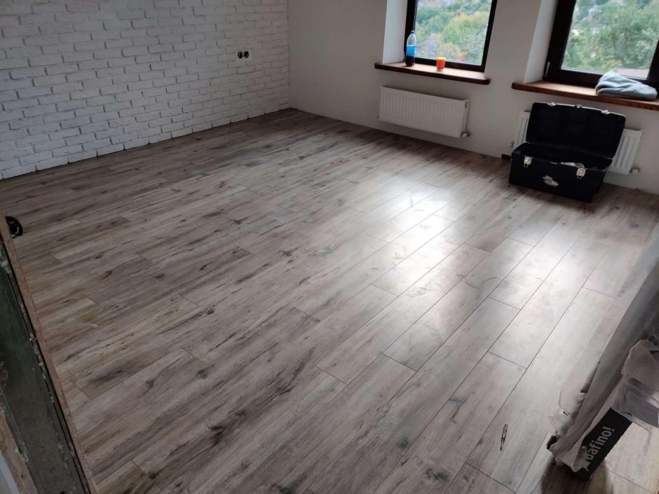 Кирпичная укладка ламината