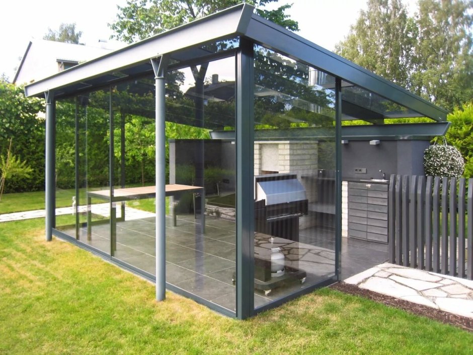 Стеклянная беседка