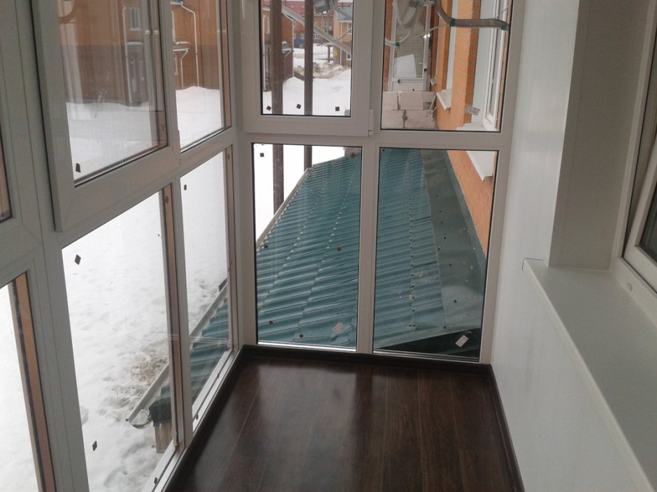 Стеклянный балкон