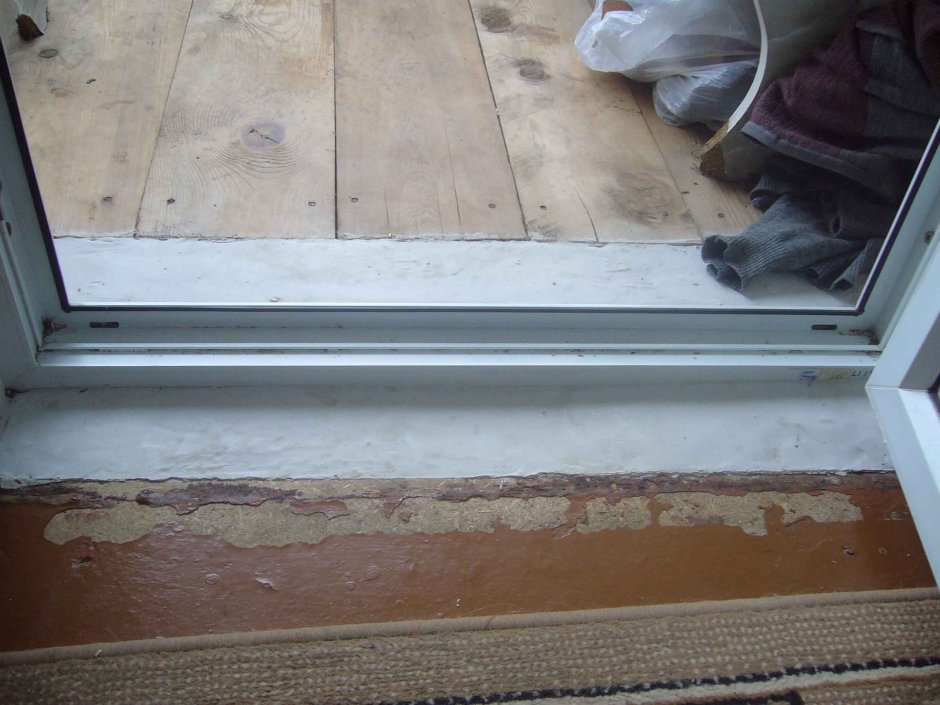 Порог на балконную дверь