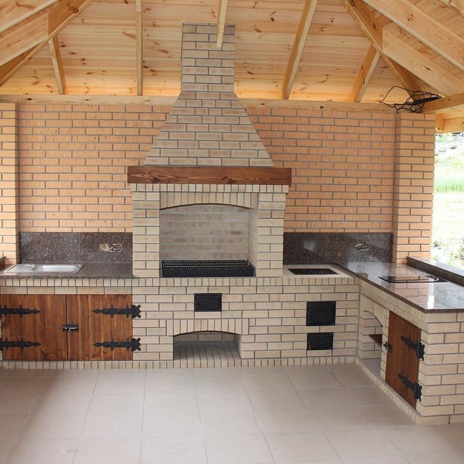 Летняя кухня с барбекю