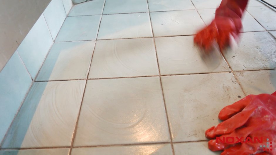 Красим плитку с напылением