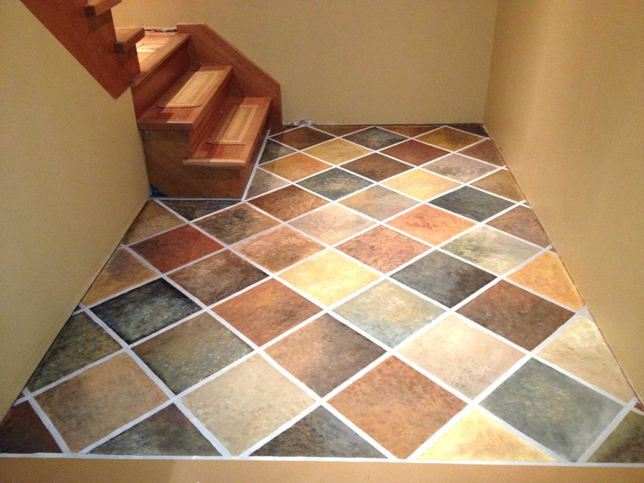 Крашеная напольная плитка