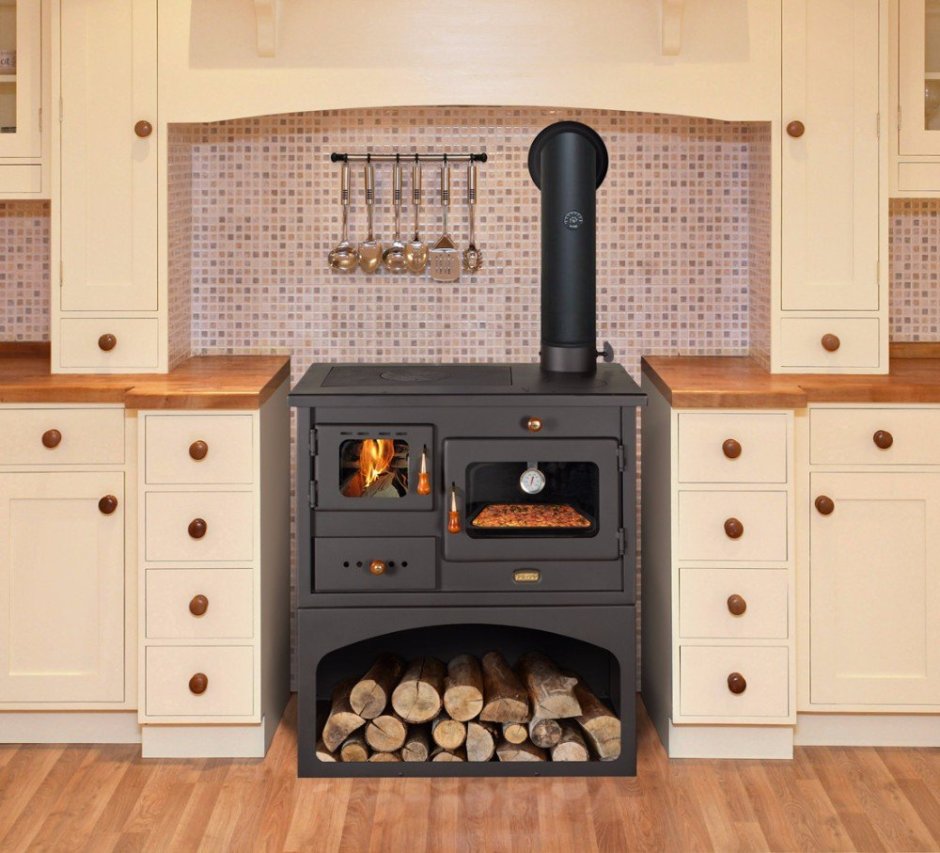 Дровяная печь для кухни