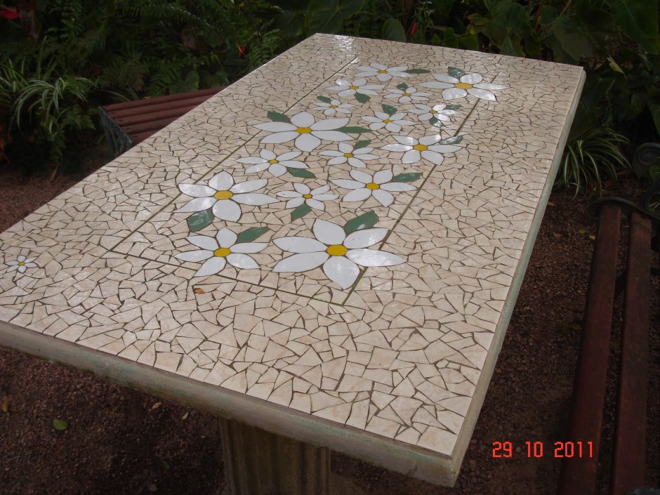 Мозаичная столешница для стола из камня