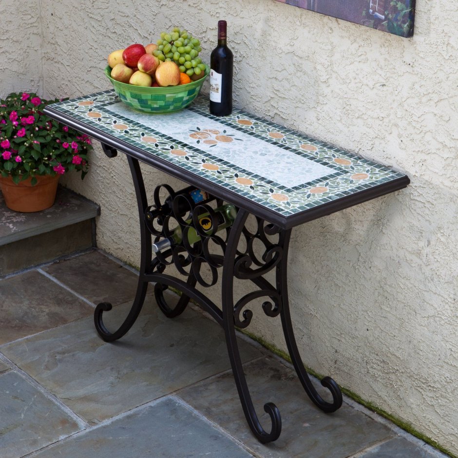 Кованый столик из плитки мозаики