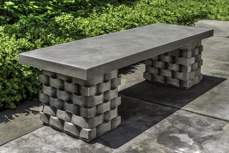 Садовый стол из бетона